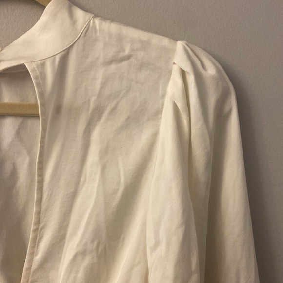 NWT Banana Republic Ivory Wrap blouse size medium - Picture 3 of 4